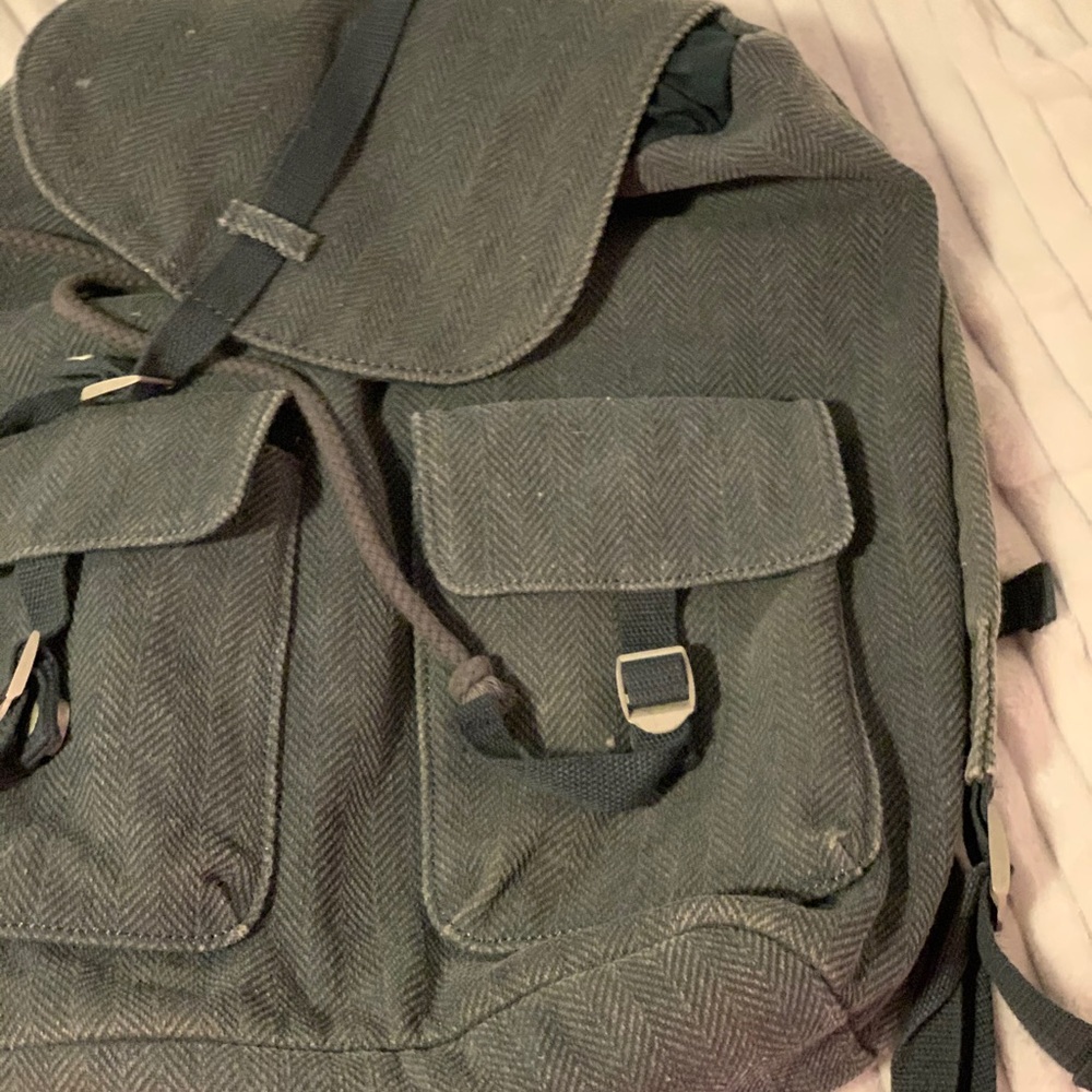 Stylish Universal Thread Backpack - Picture 3 of 3